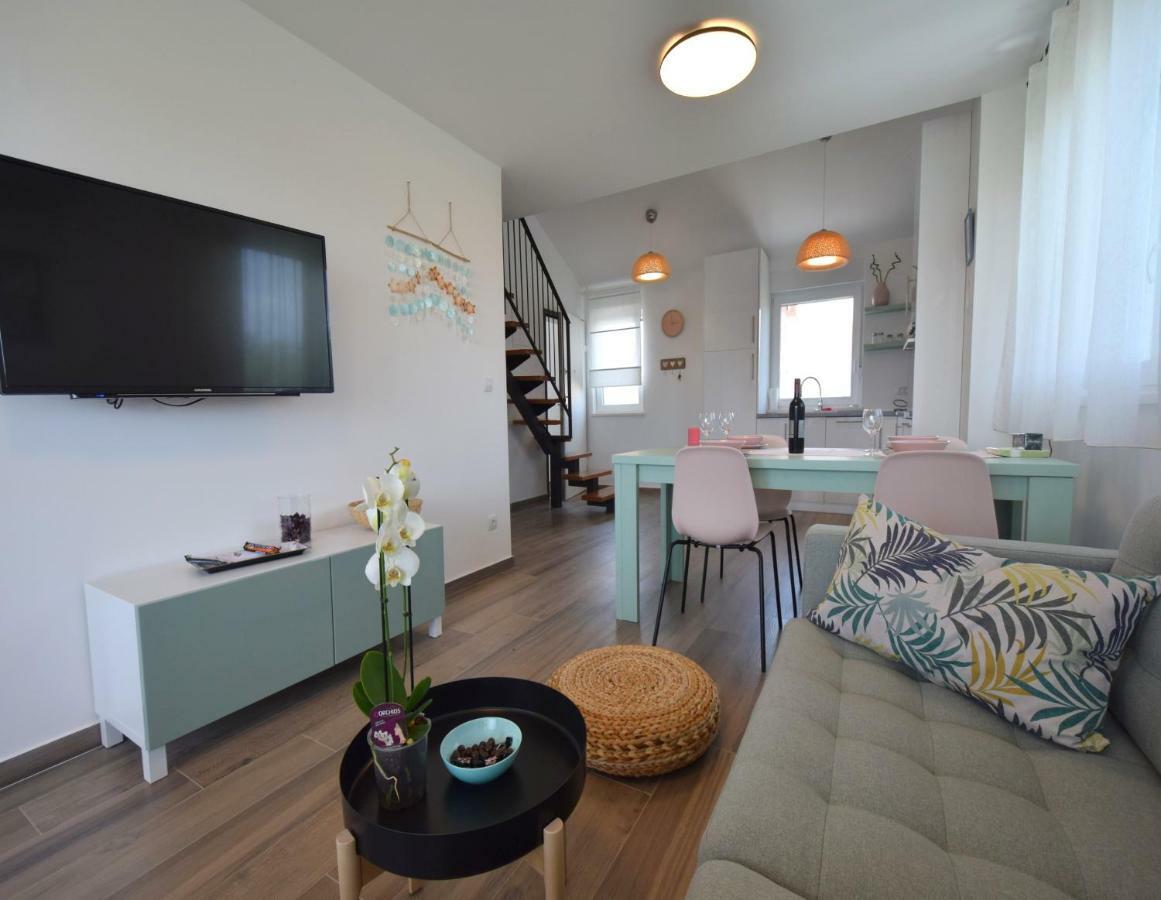 Apartments Medna Čižići Εξωτερικό φωτογραφία