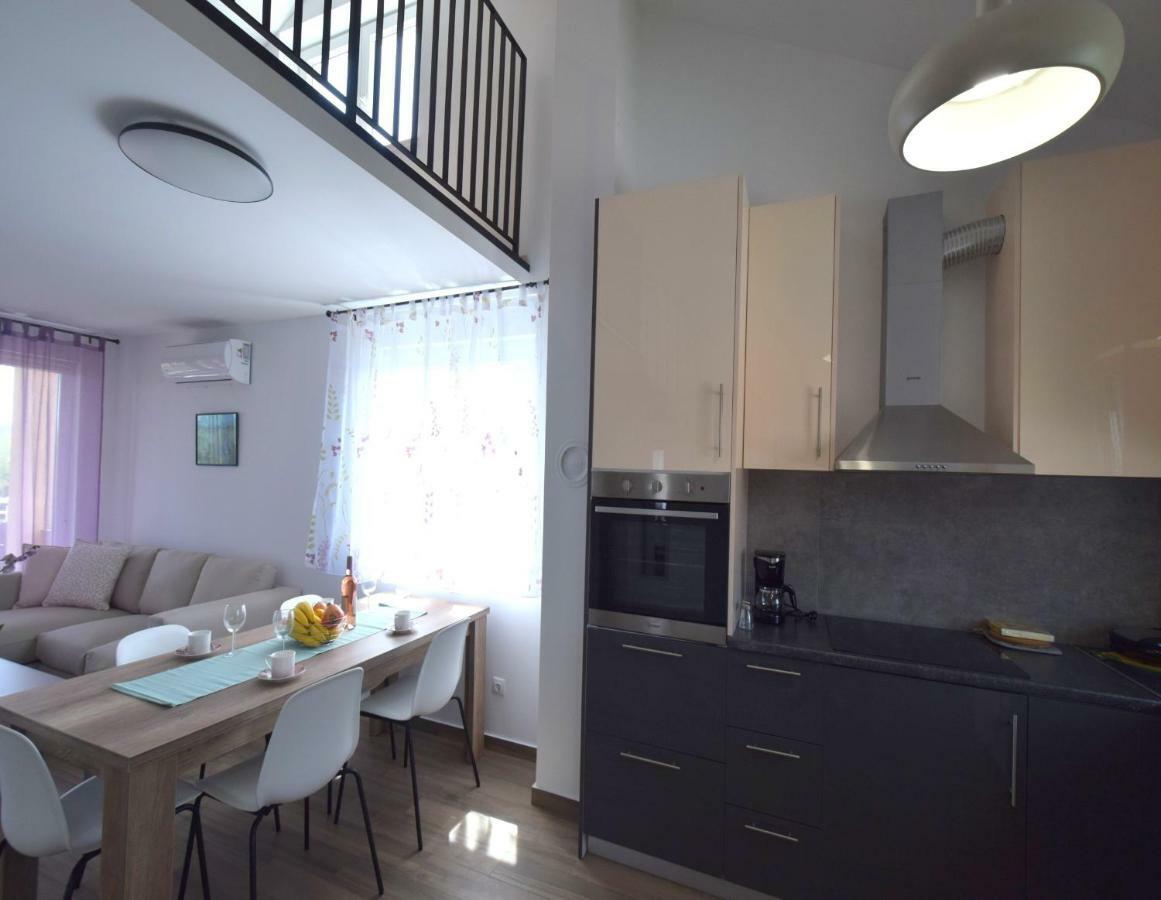 Apartments Medna Čižići Εξωτερικό φωτογραφία