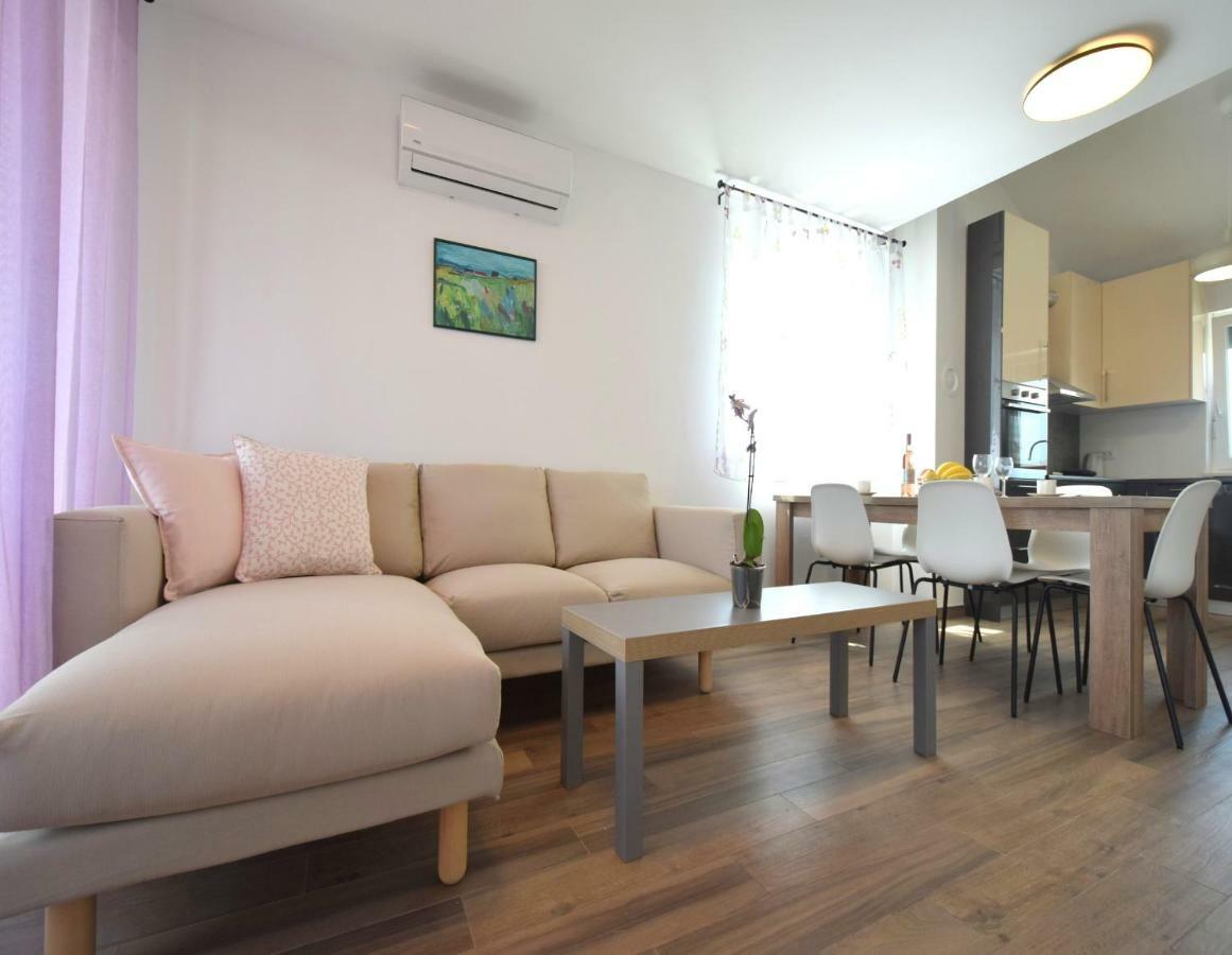 Apartments Medna Čižići Εξωτερικό φωτογραφία