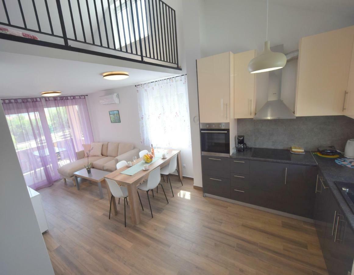 Apartments Medna Čižići Εξωτερικό φωτογραφία