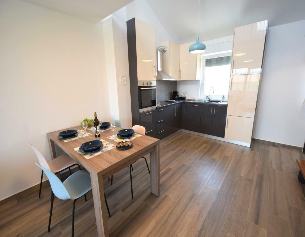 Apartments Medna Čižići Εξωτερικό φωτογραφία